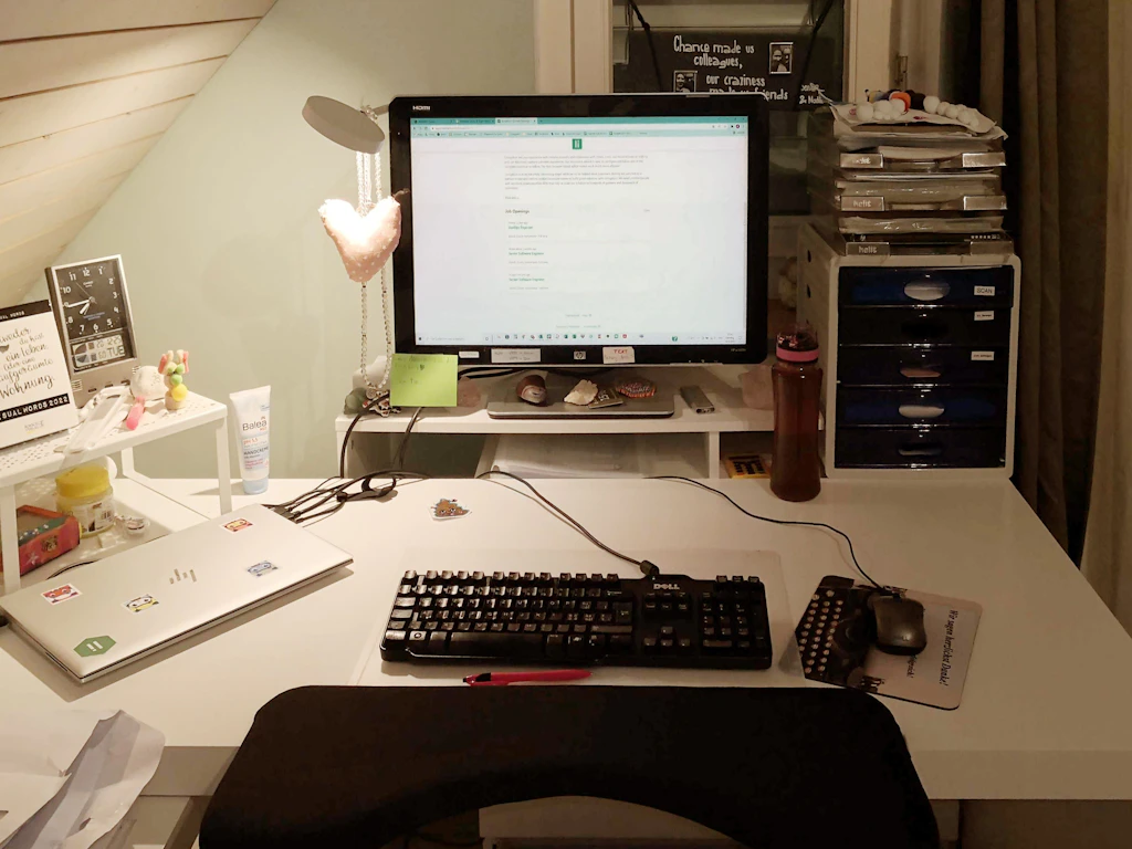 Bianca's well-equipped working spot in her home office.