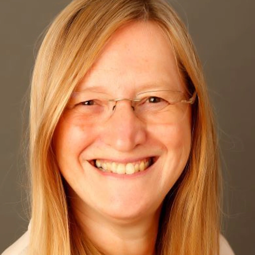 Lyndsey Jones<br>Ehemalige leitende Redakteurin bei der Financial Times, Verlagsberaterin, Expertin für digitale Transformation, strategische Beraterin und Mitglied des WAN-IFRA Expert Panel