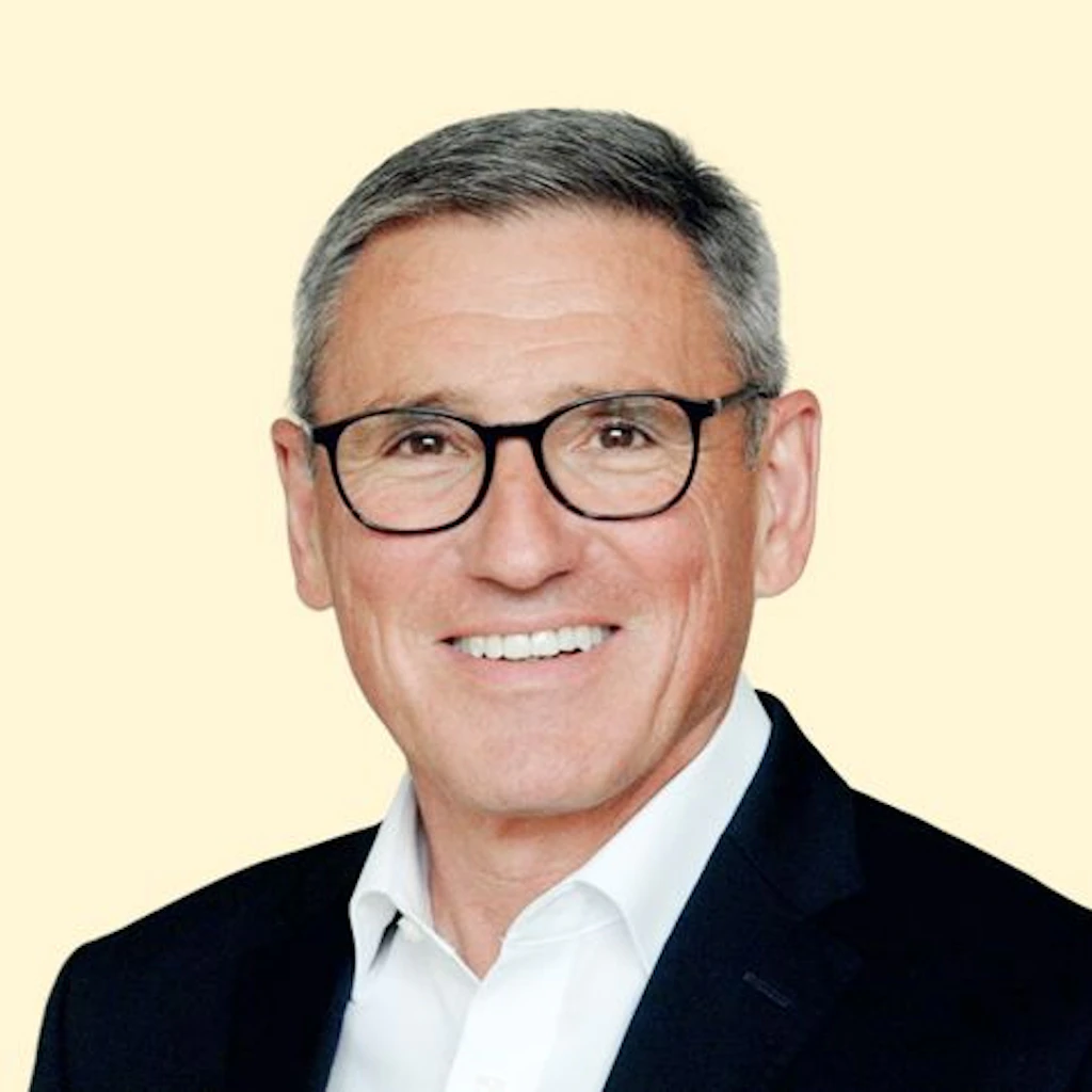 Mit über 30 Jahren Erfahrung in der Verlagsbranche ist Dietmar Wallner spezialisiert auf die Begleitung von Redaktionen und Verlagshäusern durch den digitalen Wandel, mit besonderem Fokus auf die Ablösung klassischer Print-Workflows durch moderne, digital-first CMS-Lösungen.