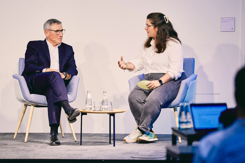 Dietmar Wallner answering questions from the public with our Head of Business Céline Tykve.